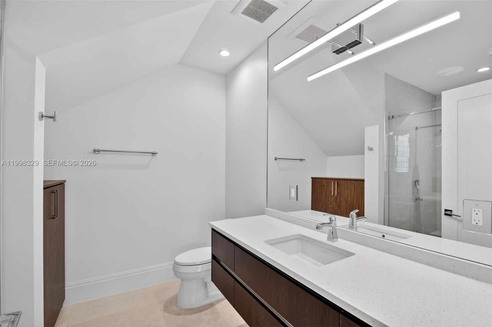 1017 S Palmway, Lake Worth FL 33460
