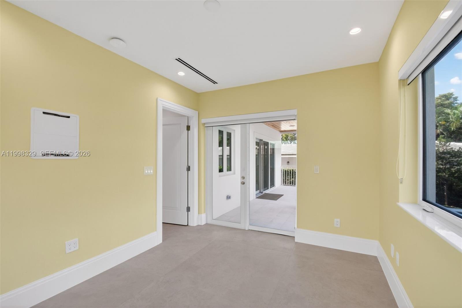 1017 S Palmway, Lake Worth FL 33460