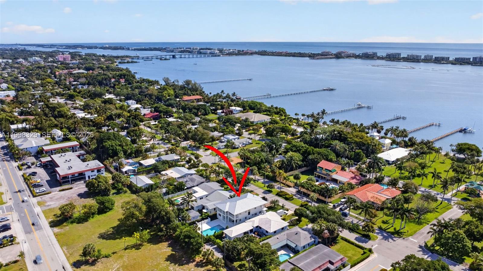 1017 S Palmway, Lake Worth FL 33460