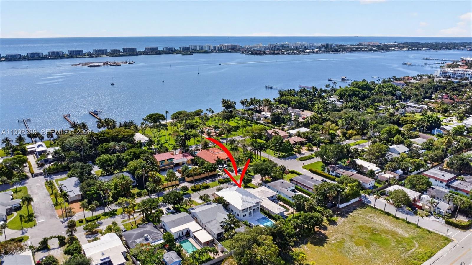 1017 S Palmway, Lake Worth FL 33460