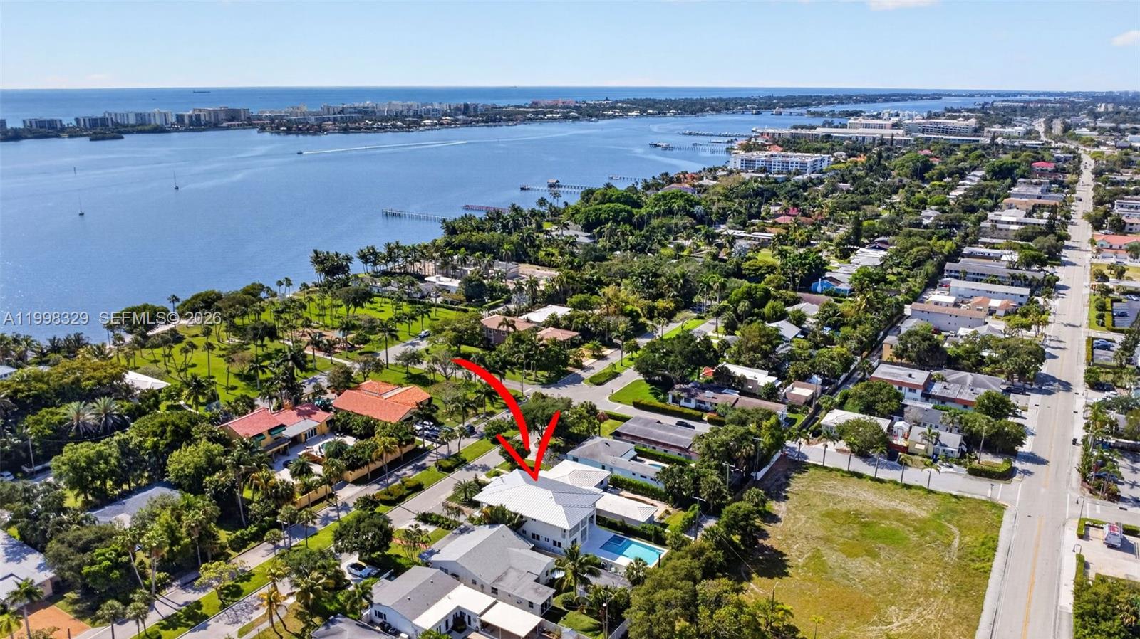 1017 S Palmway, Lake Worth FL 33460