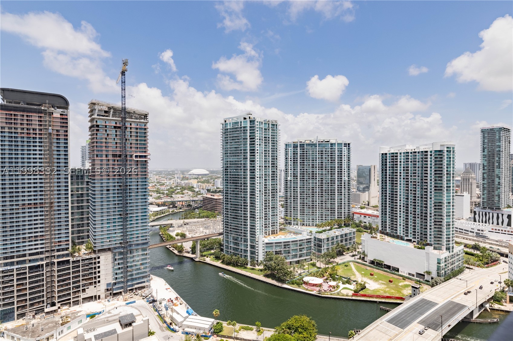 68 SE 6th St #3006, Miami FL 33131