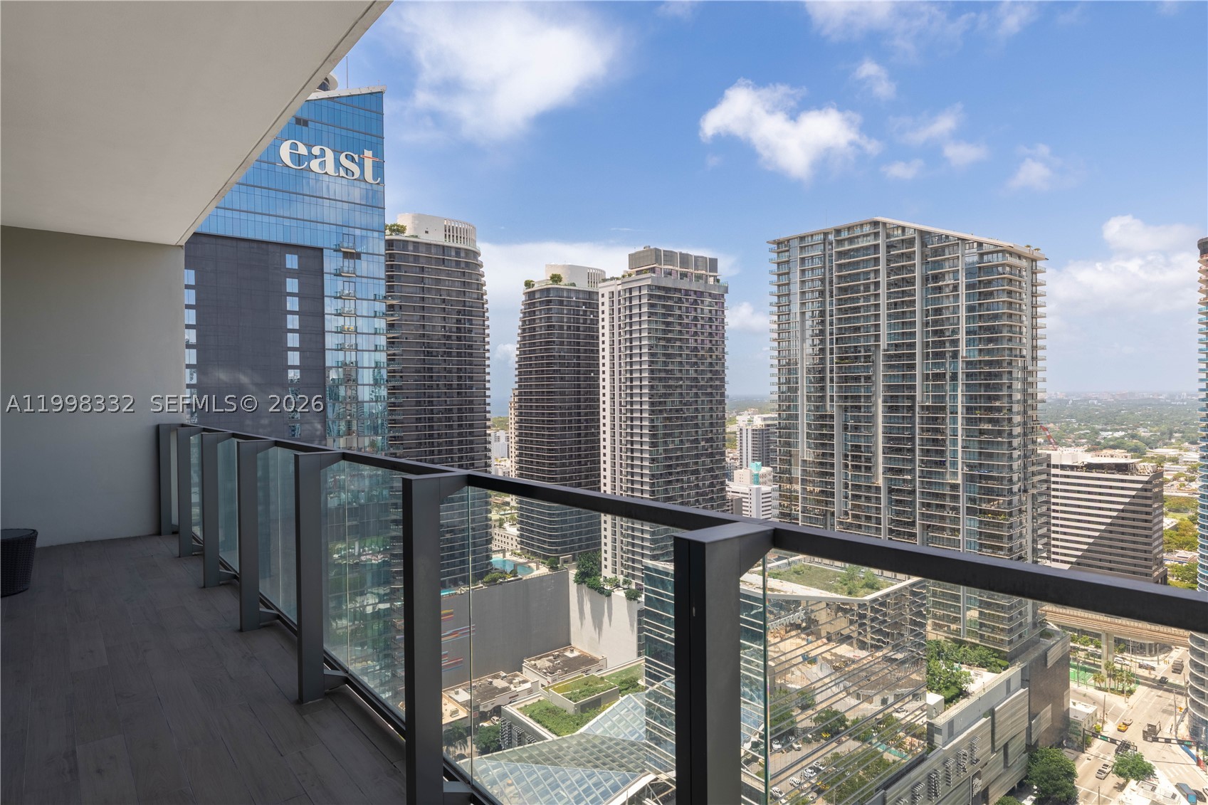 68 SE 6th St #3006, Miami FL 33131