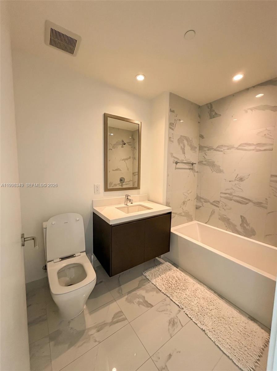 851 NE 1st Ave #2301, Miami FL 33132