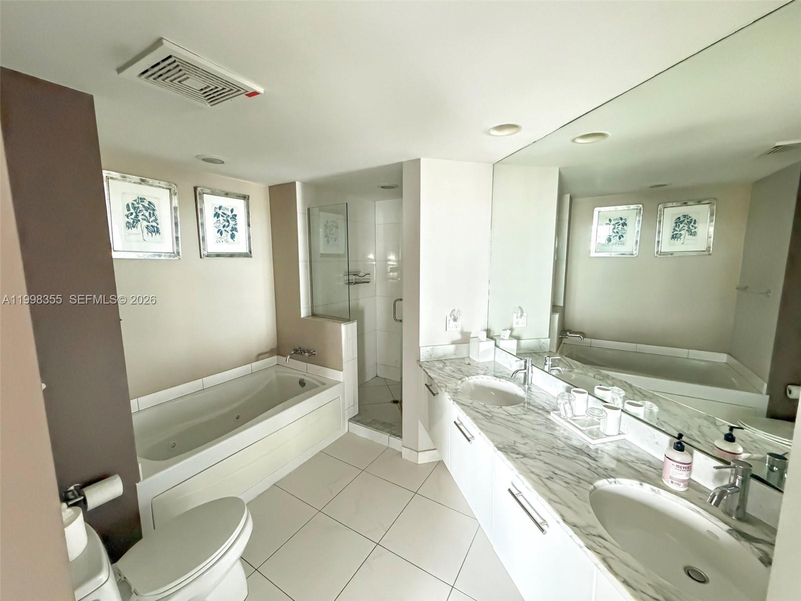 500 Brickell Ave #3001, Miami FL 33131