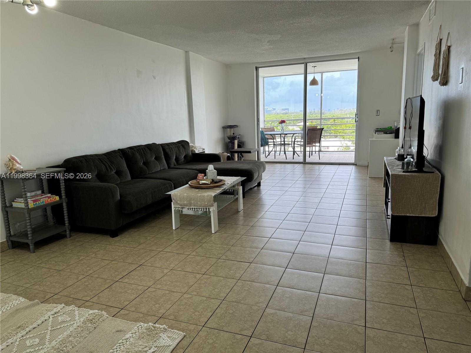 3660 NE 166th St #812, North Miami Beach FL 33160