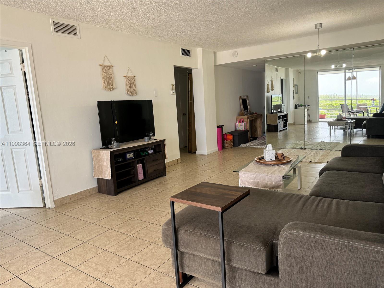 3660 NE 166th St #812, North Miami Beach FL 33160