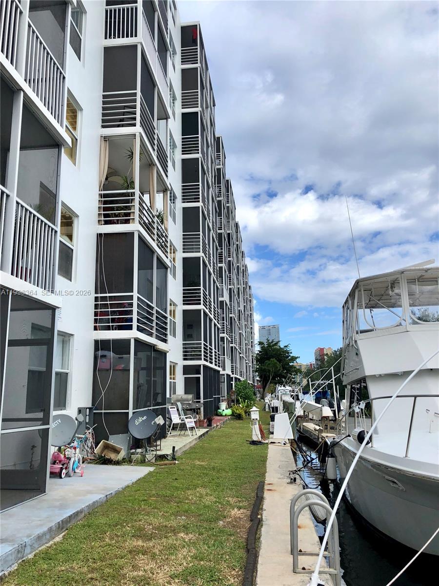 3660 NE 166th St #812, North Miami Beach FL 33160