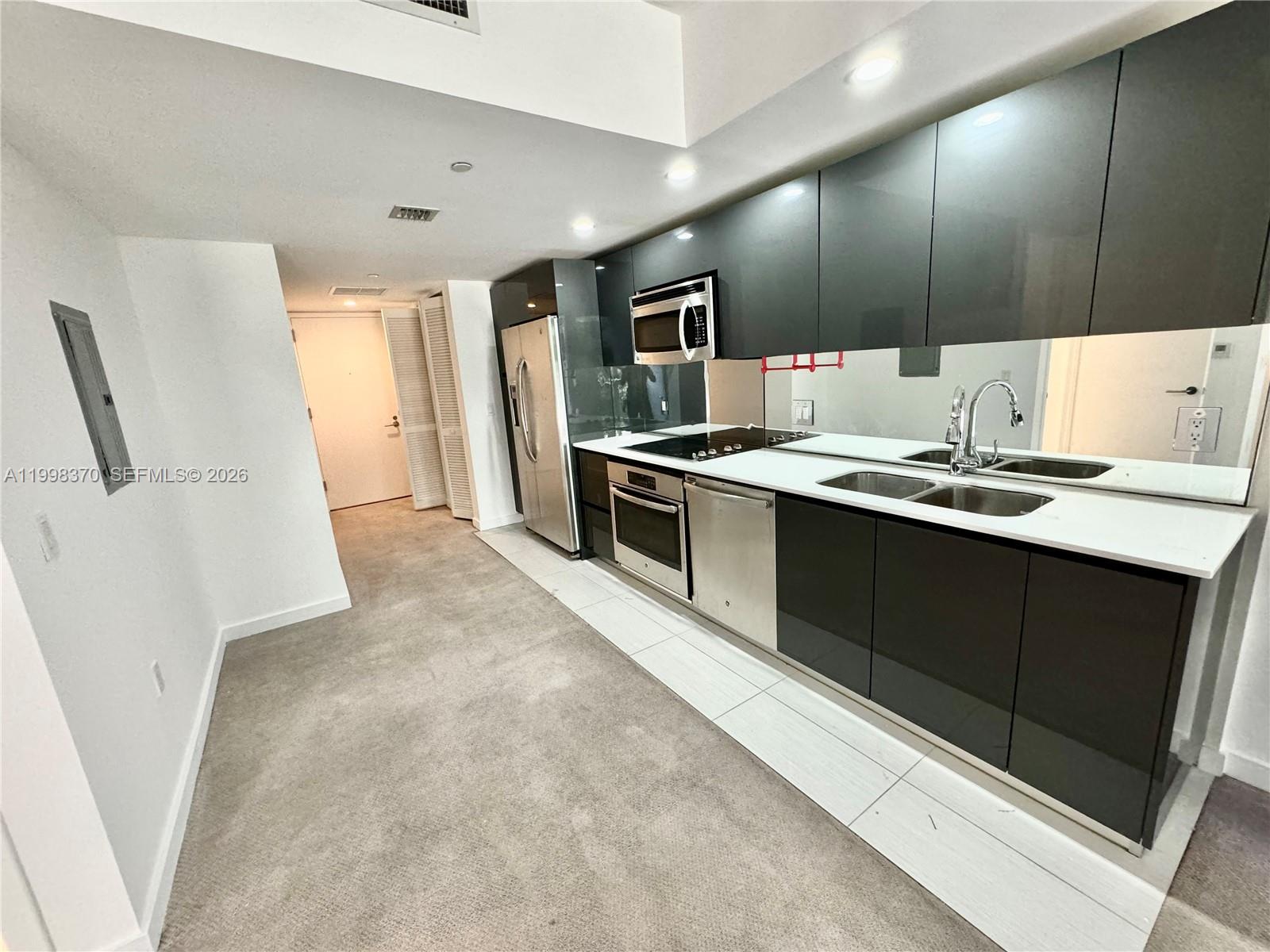 31 SE 6th St #303, Miami FL 33131