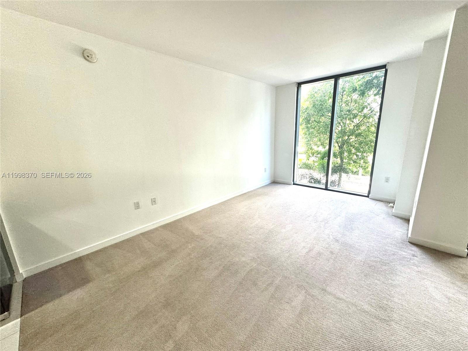 31 SE 6th St #303, Miami FL 33131