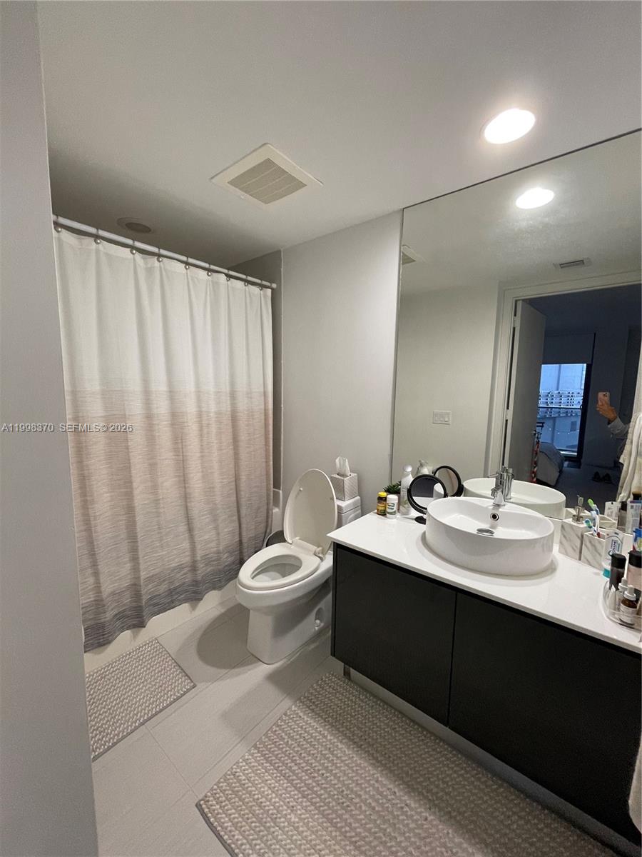 31 SE 6th St #303, Miami FL 33131