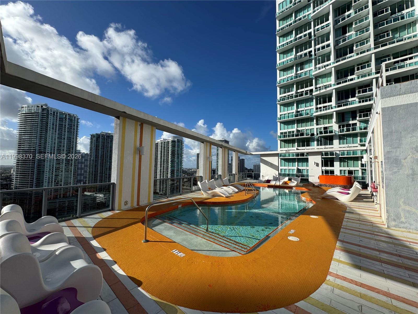 31 SE 6th St #303, Miami FL 33131
