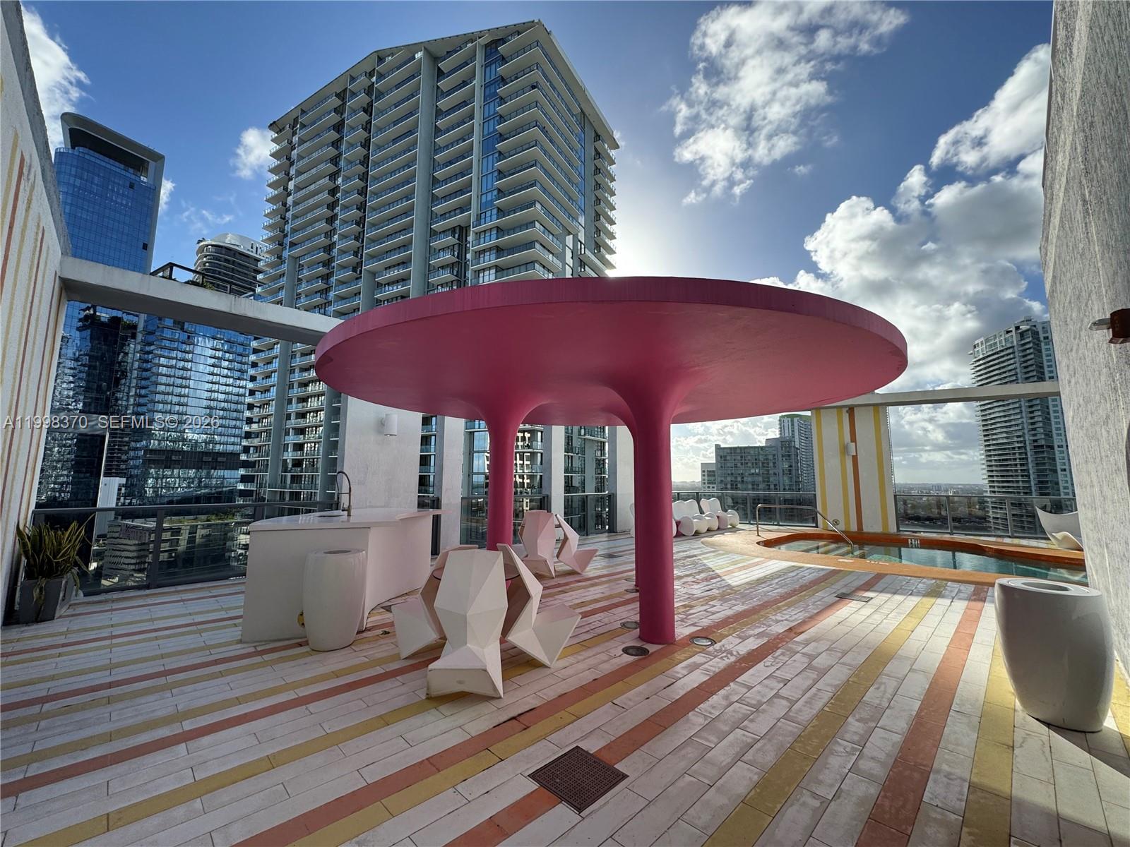 31 SE 6th St #303, Miami FL 33131