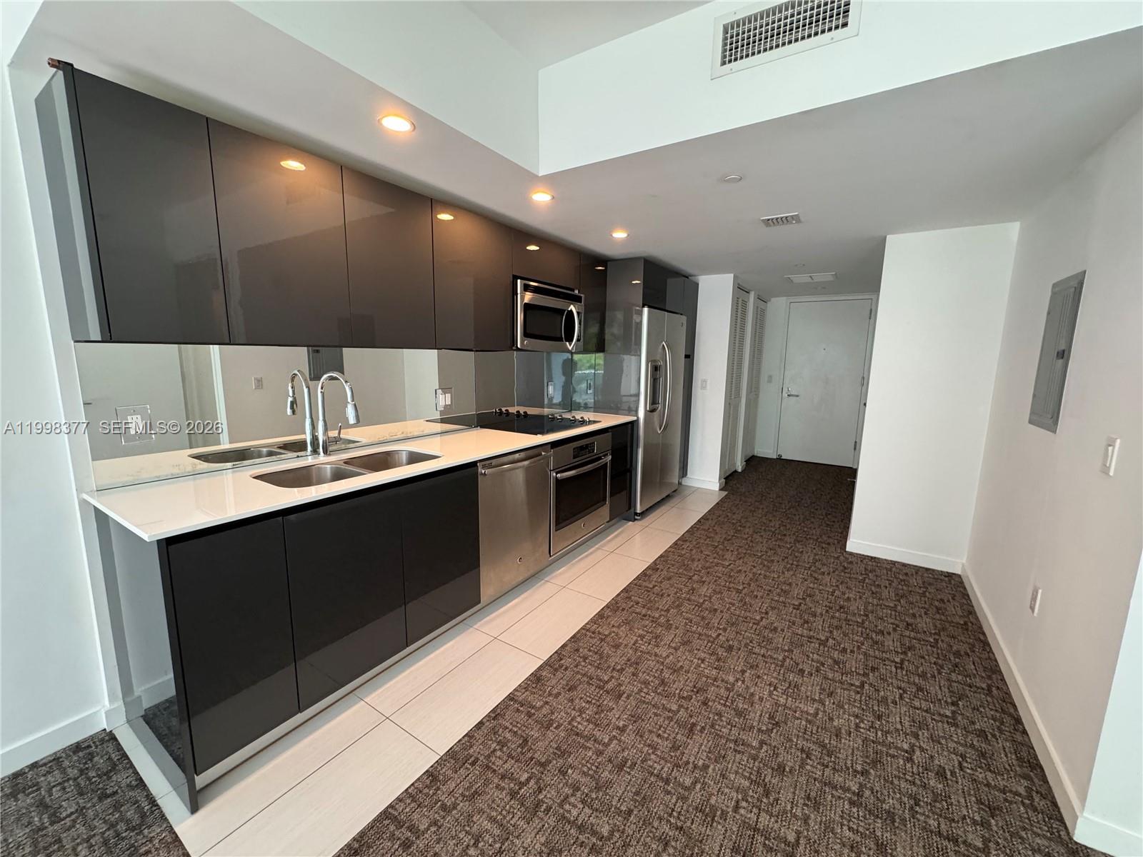 31 SE 6th St #305, Miami FL 33131
