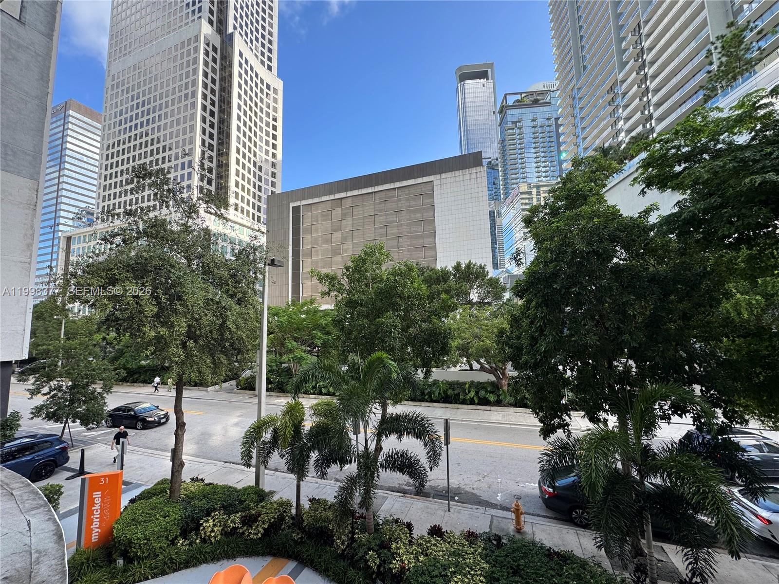 31 SE 6th St #305, Miami FL 33131