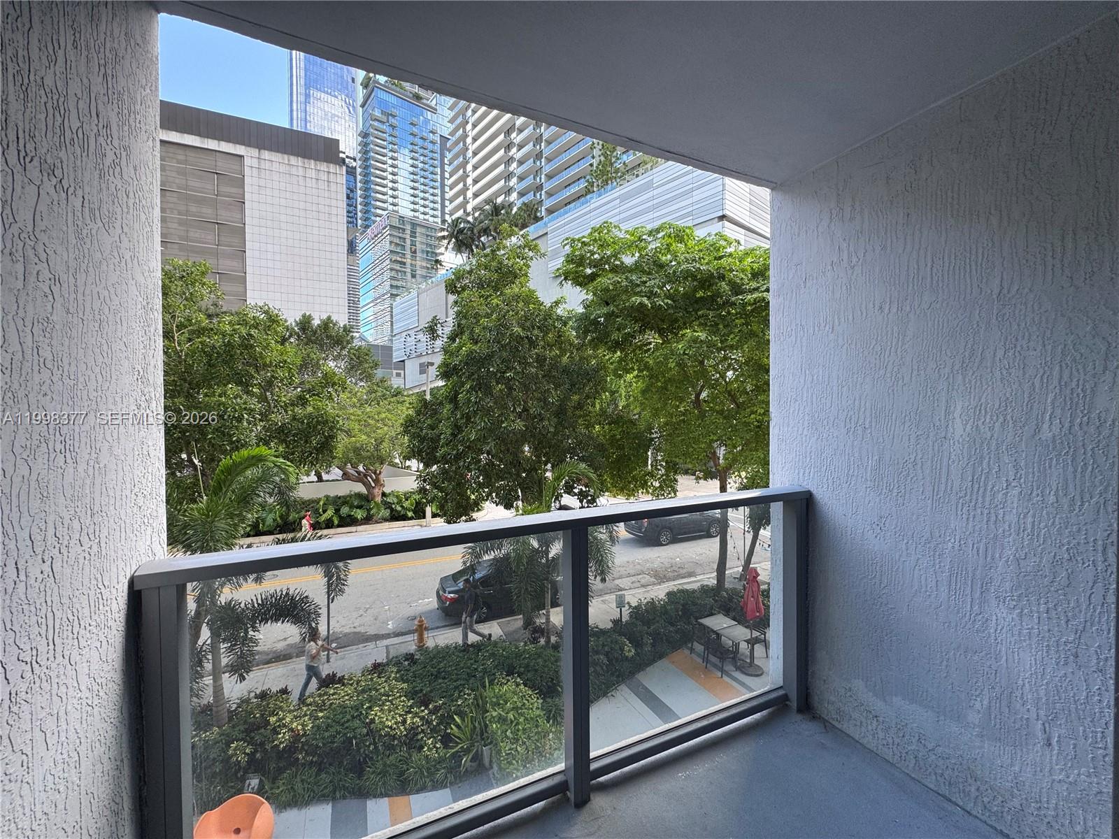 31 SE 6th St #305, Miami FL 33131