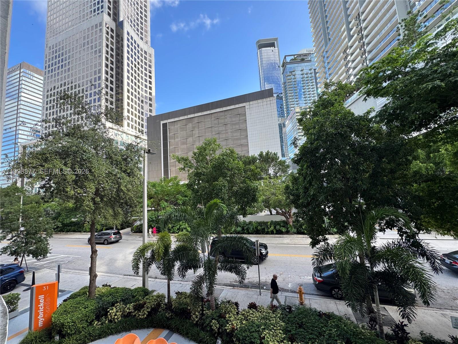 31 SE 6th St #305, Miami FL 33131