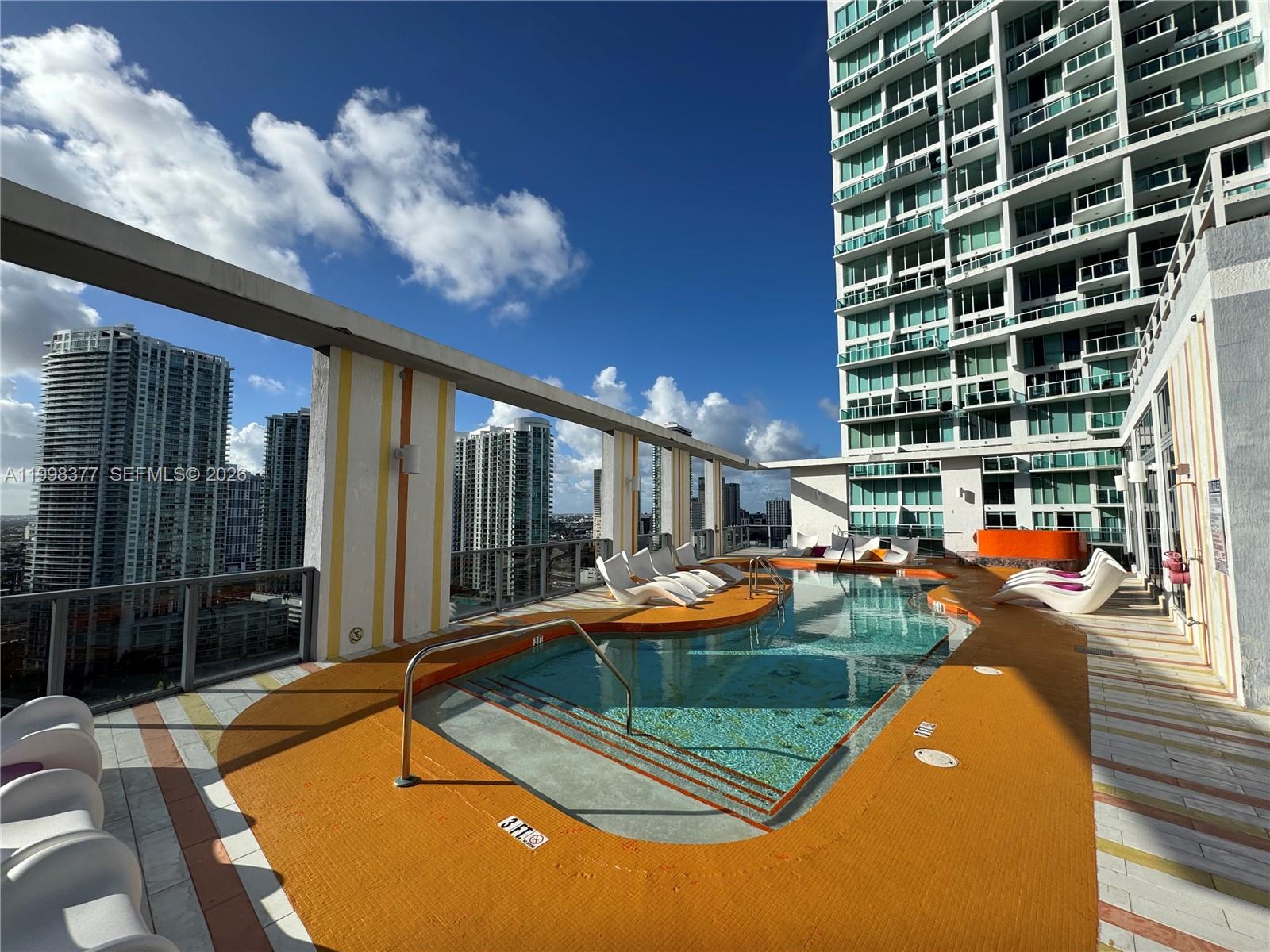 31 SE 6th St #305, Miami FL 33131