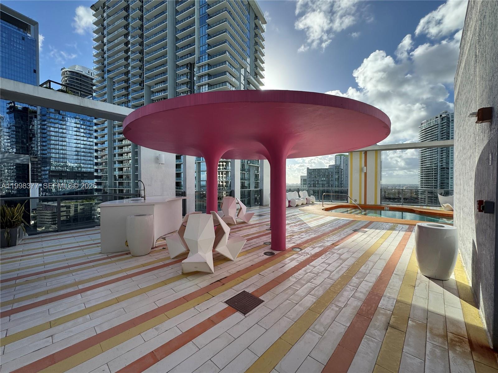 31 SE 6th St #305, Miami FL 33131