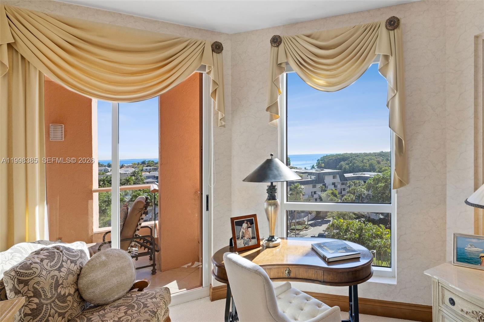 10 Edgewater Dr #7G, Coral Gables FL 33133