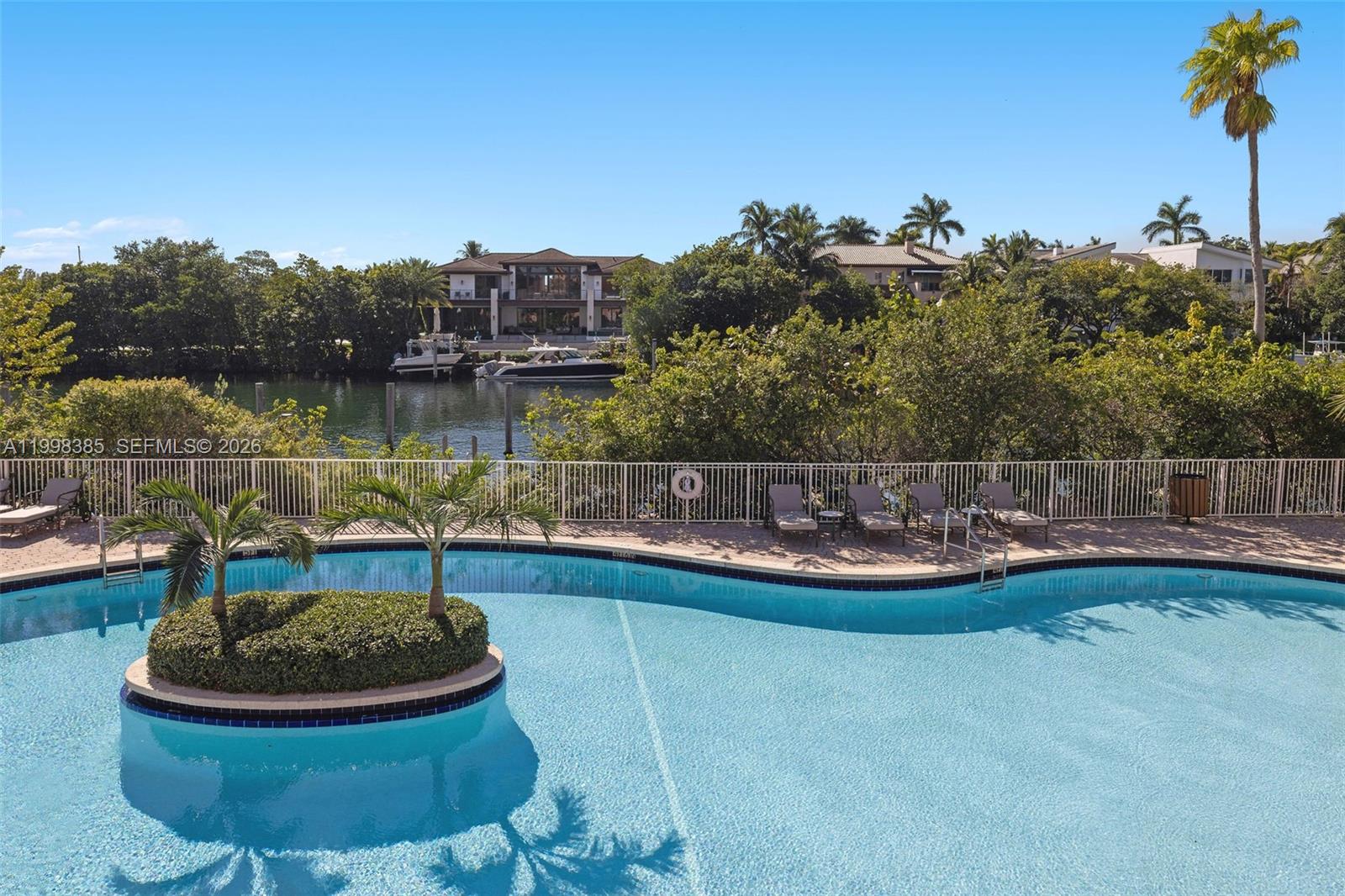 10 Edgewater Dr #7G, Coral Gables FL 33133