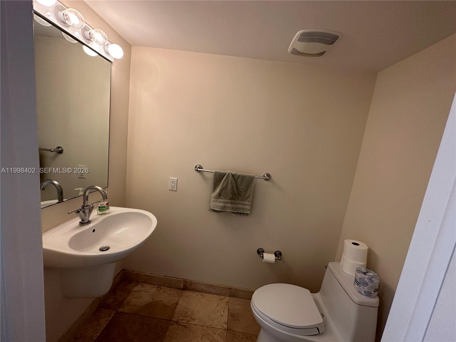 41 SE 5th St #1714, Miami FL 33131