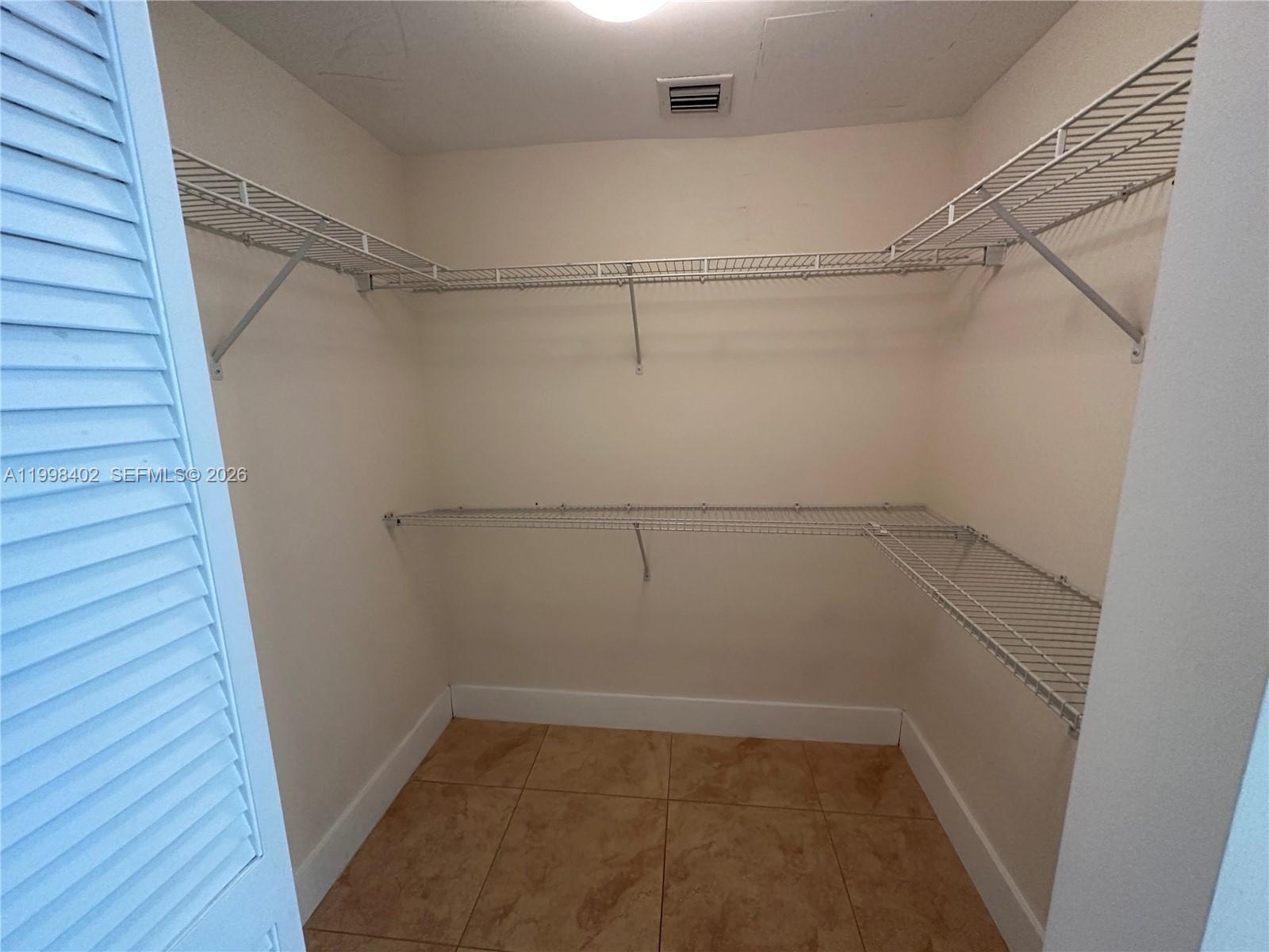41 SE 5th St #1714, Miami FL 33131