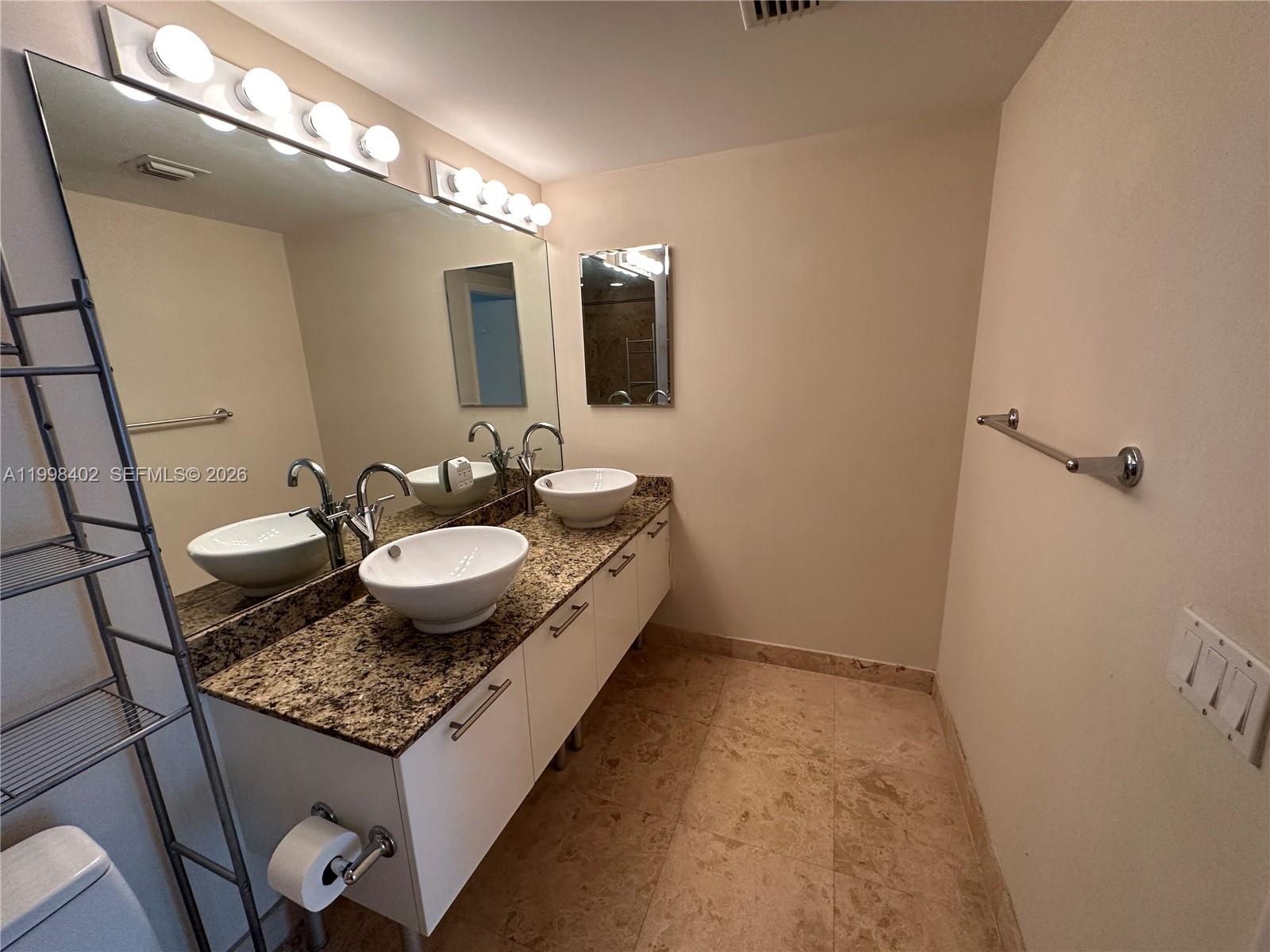 41 SE 5th St #1714, Miami FL 33131