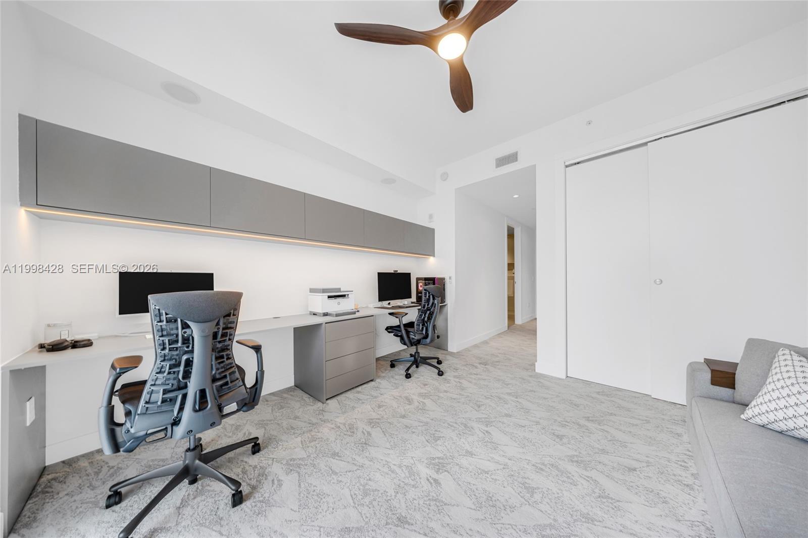 3300 NE 188th St #812, Aventura FL 33180
