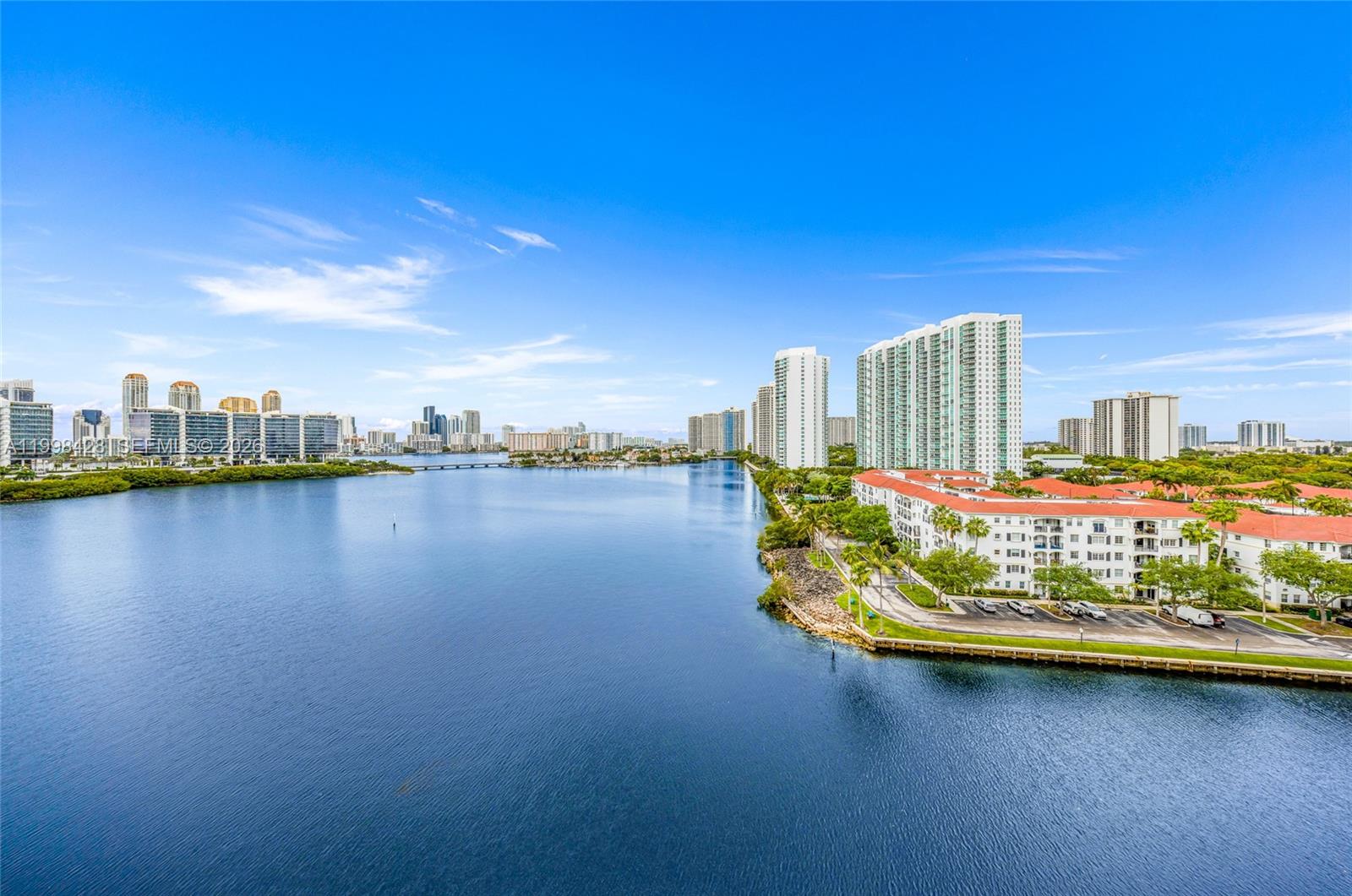 3300 NE 188th St #812, Aventura FL 33180