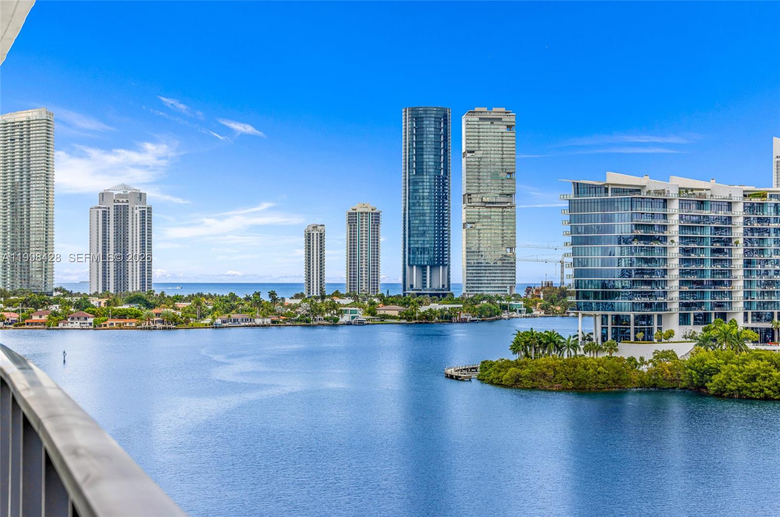 3300 NE 188th St #812, Aventura FL 33180