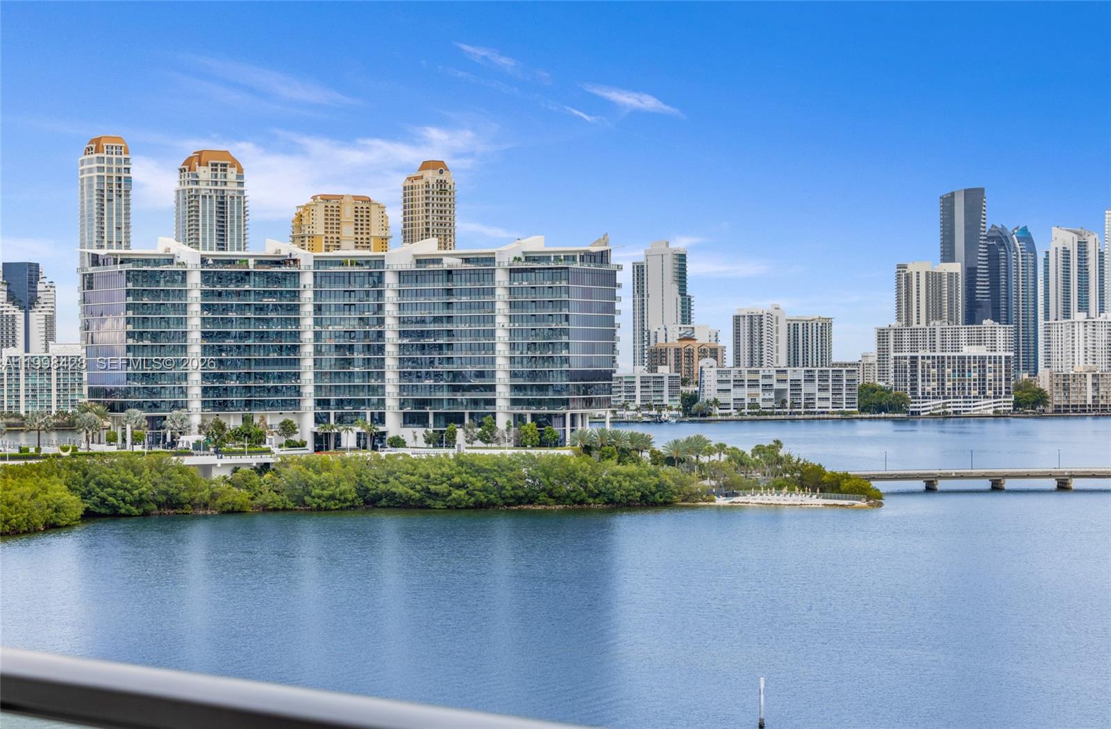 3300 NE 188th St #812, Aventura FL 33180