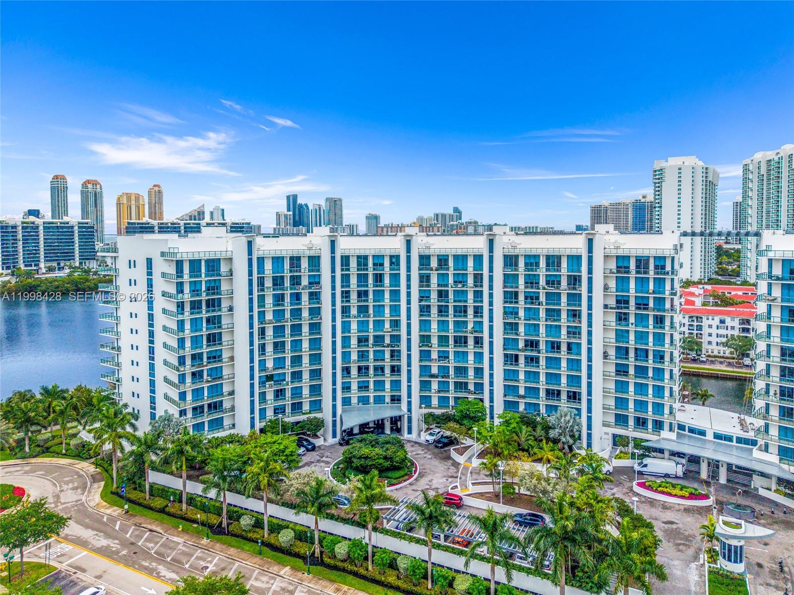 3300 NE 188th St #812, Aventura FL 33180