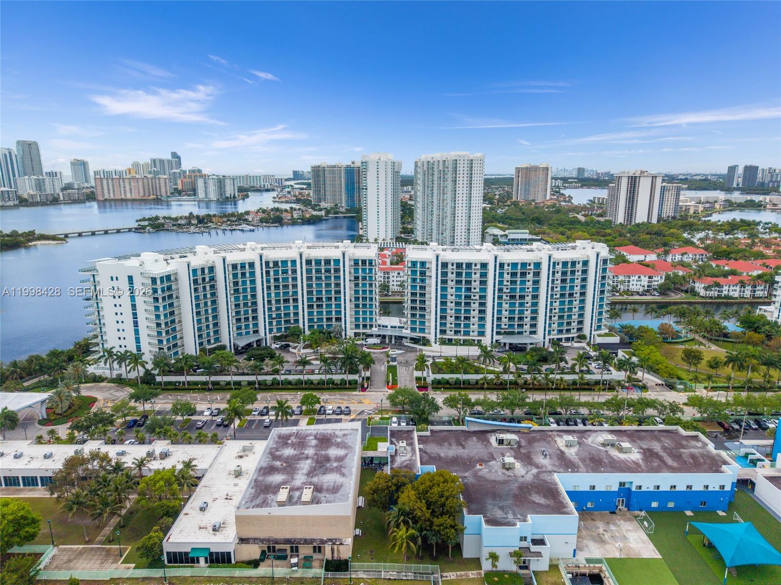 3300 NE 188th St #812, Aventura FL 33180