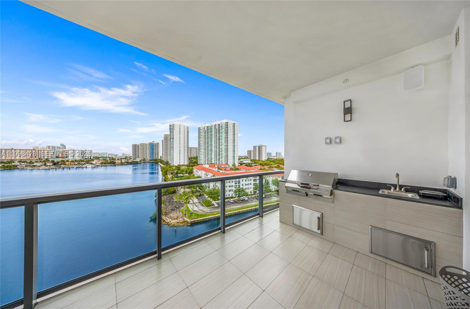 3300 NE 188th St #812, Aventura FL 33180
