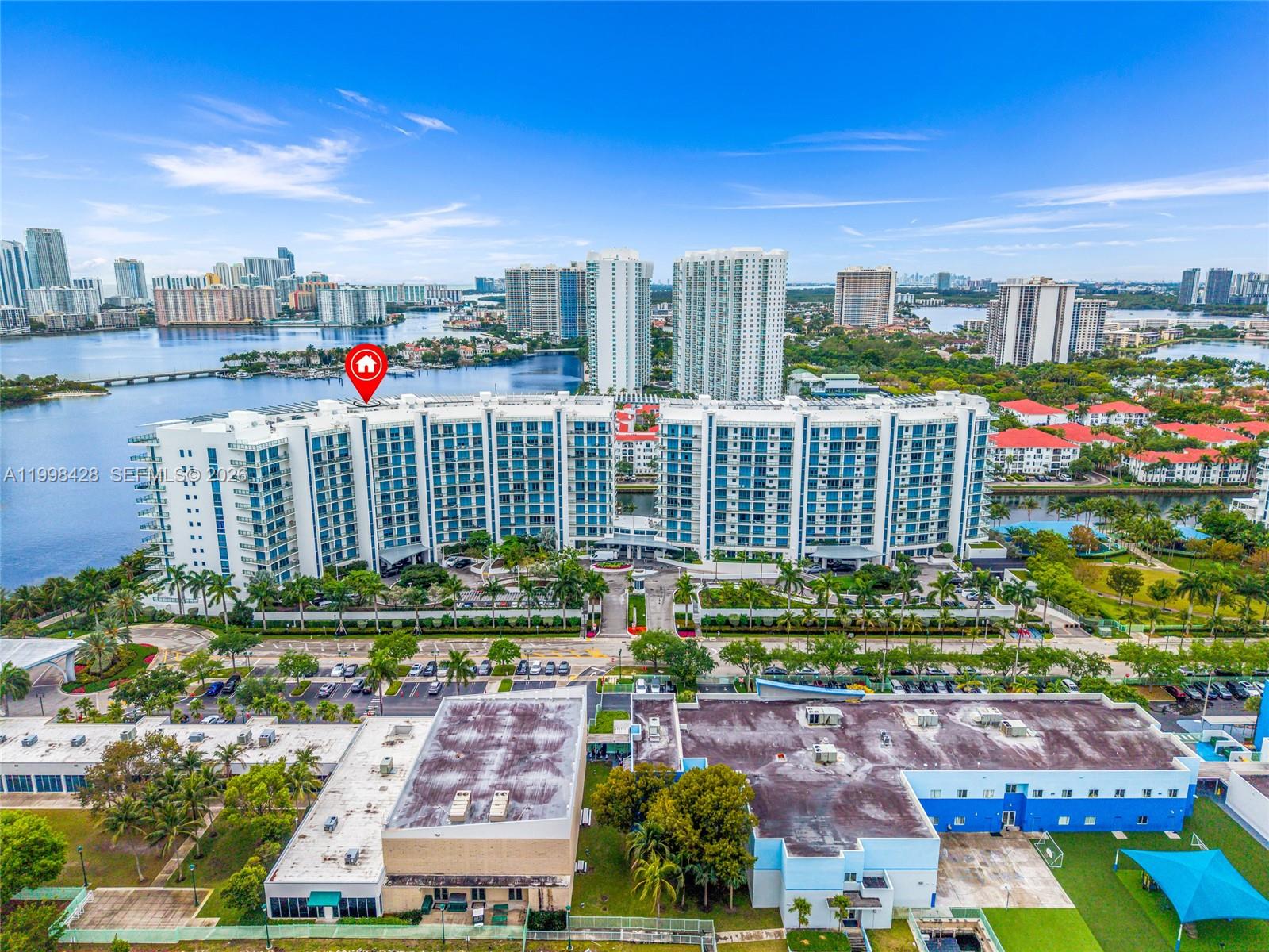 3300 NE 188th St #812, Aventura FL 33180