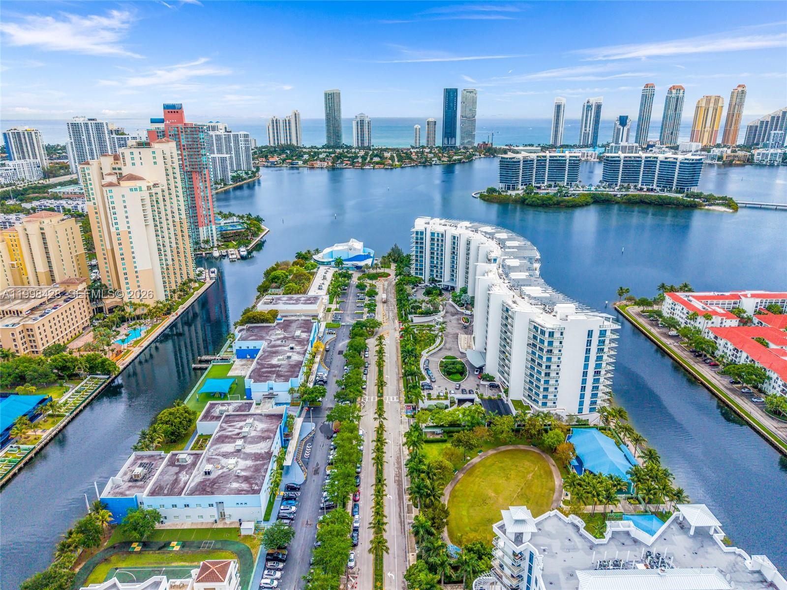 3300 NE 188th St #812, Aventura FL 33180