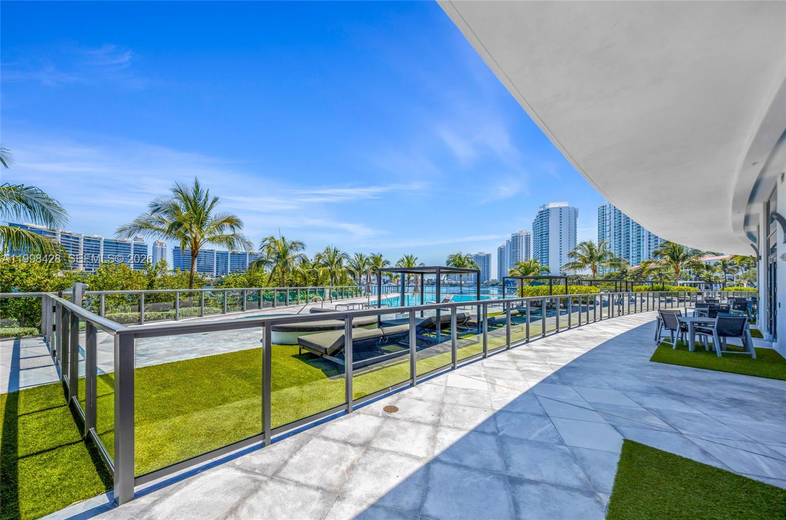 3300 NE 188th St #812, Aventura FL 33180