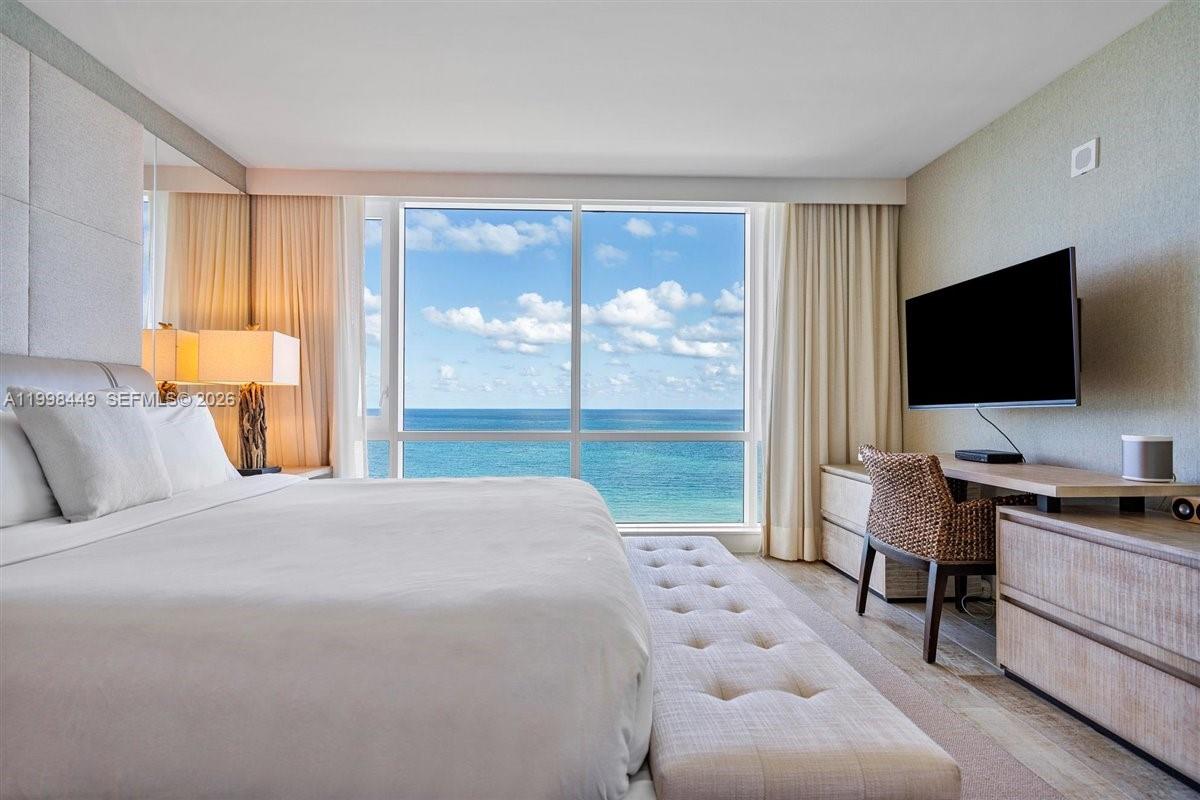 102 24th St #1520, Miami Beach FL 33139