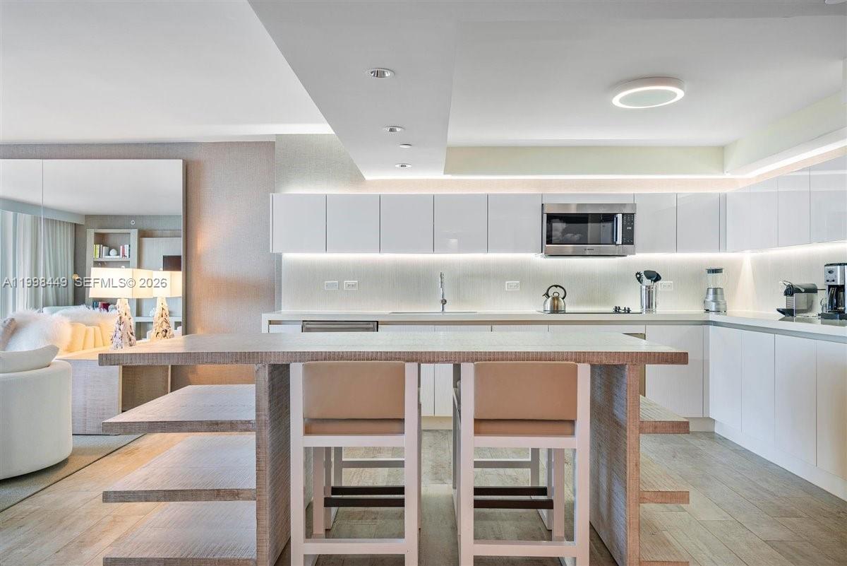 102 24th St #1520, Miami Beach FL 33139