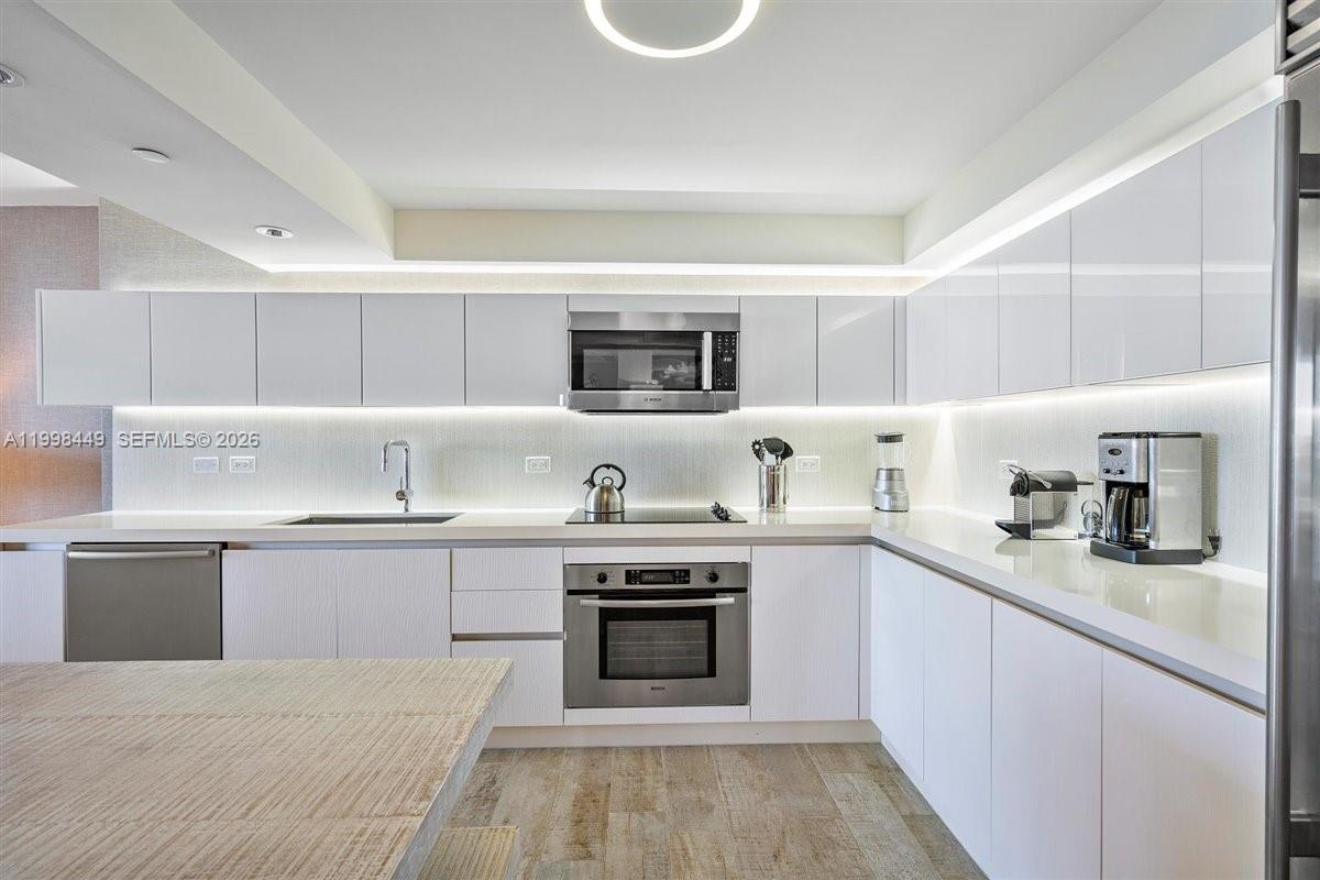 102 24th St #1520, Miami Beach FL 33139