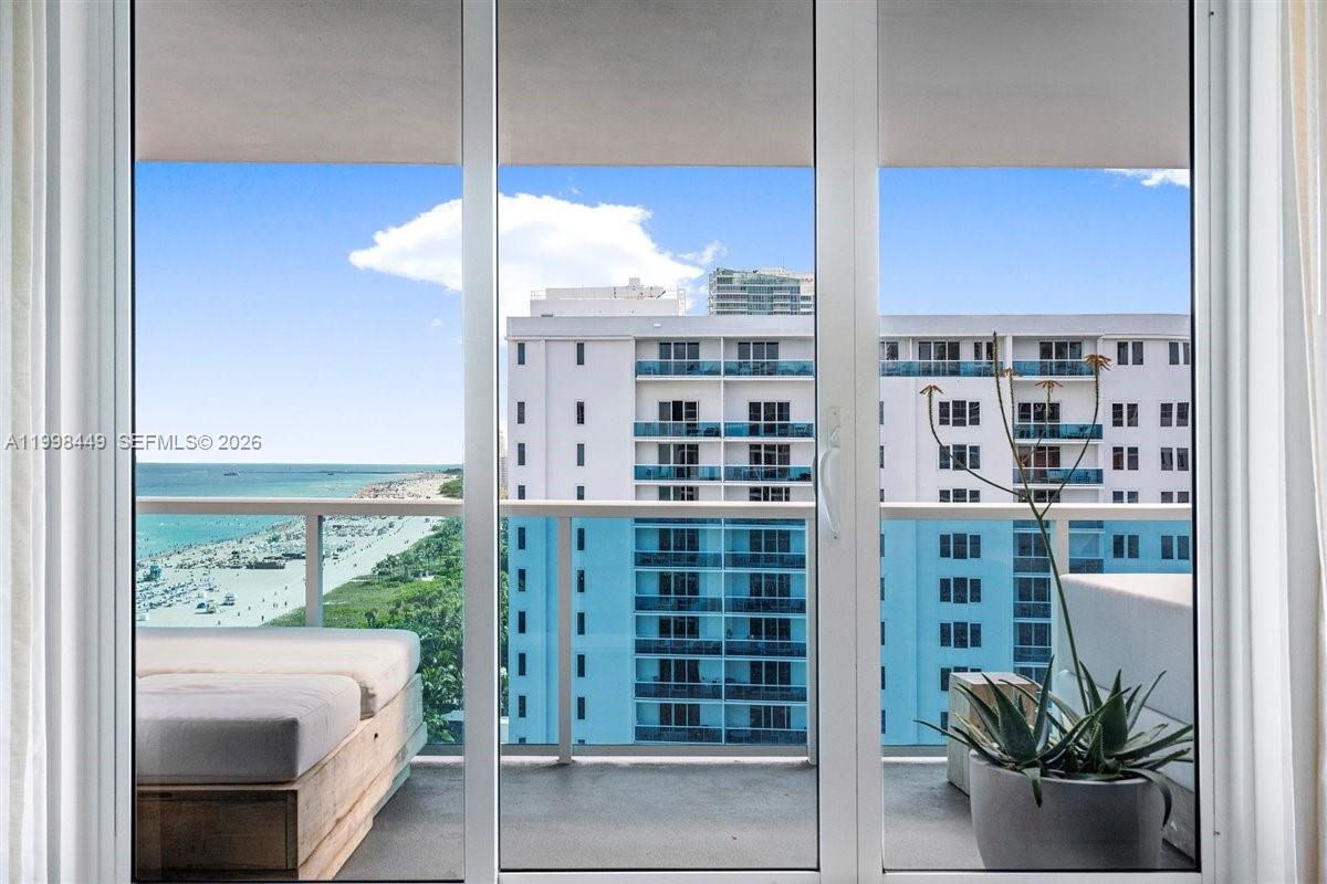 102 24th St #1520, Miami Beach FL 33139