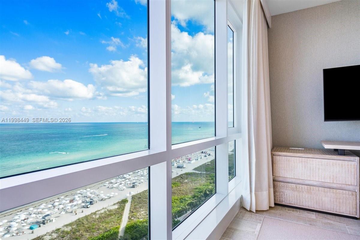 102 24th St #1520, Miami Beach FL 33139