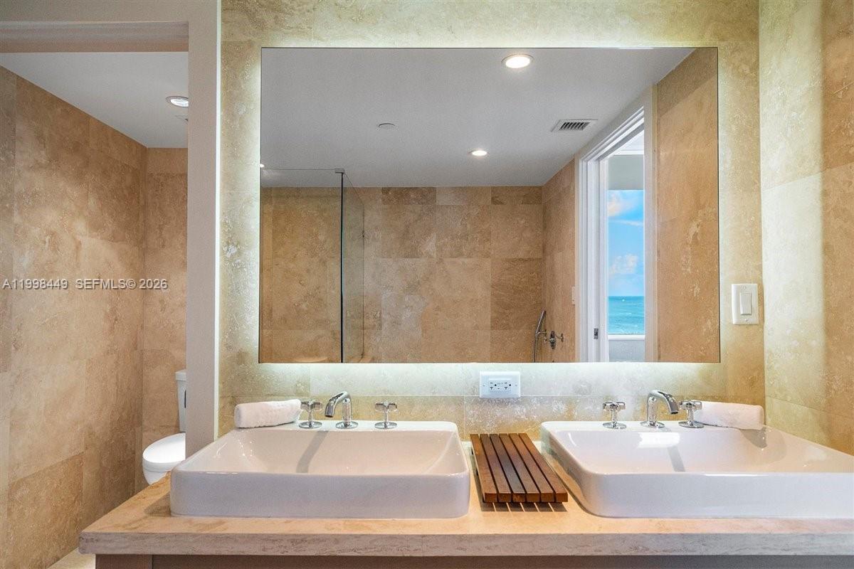 102 24th St #1520, Miami Beach FL 33139