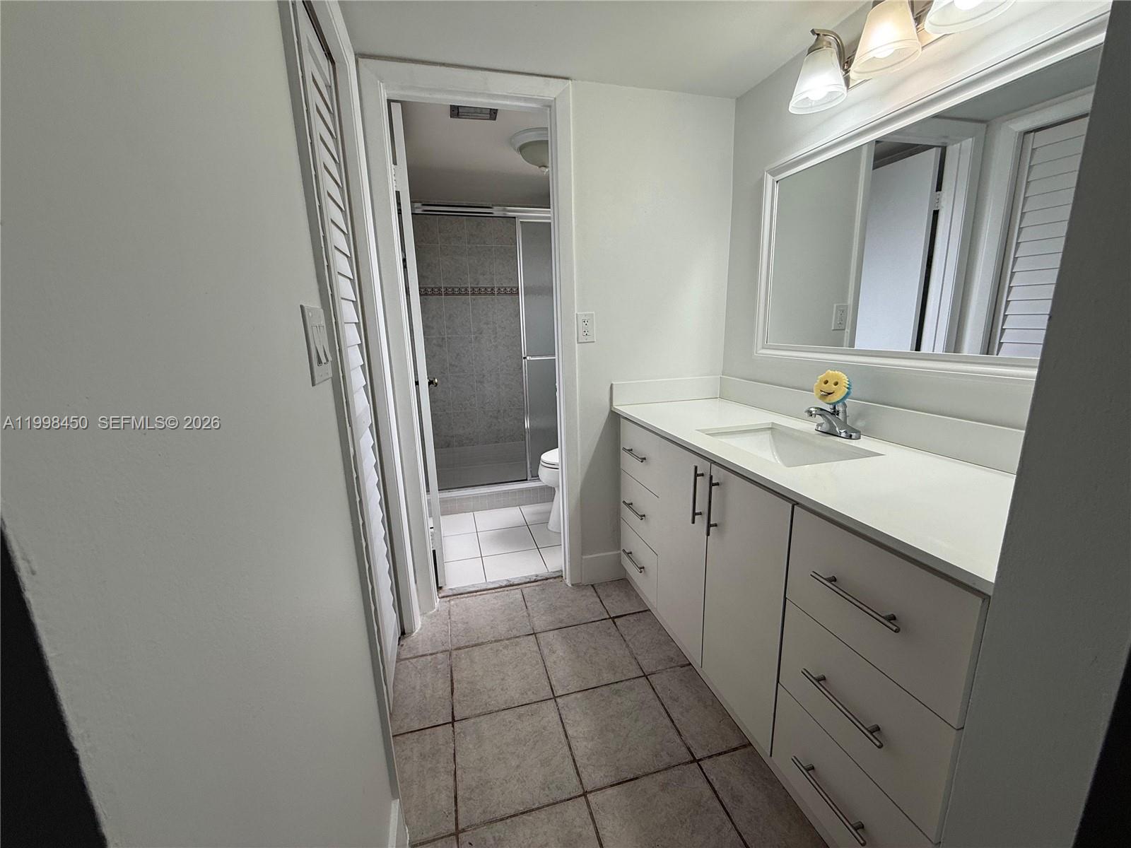 155 Lakeview Dr #101, Weston FL 33326