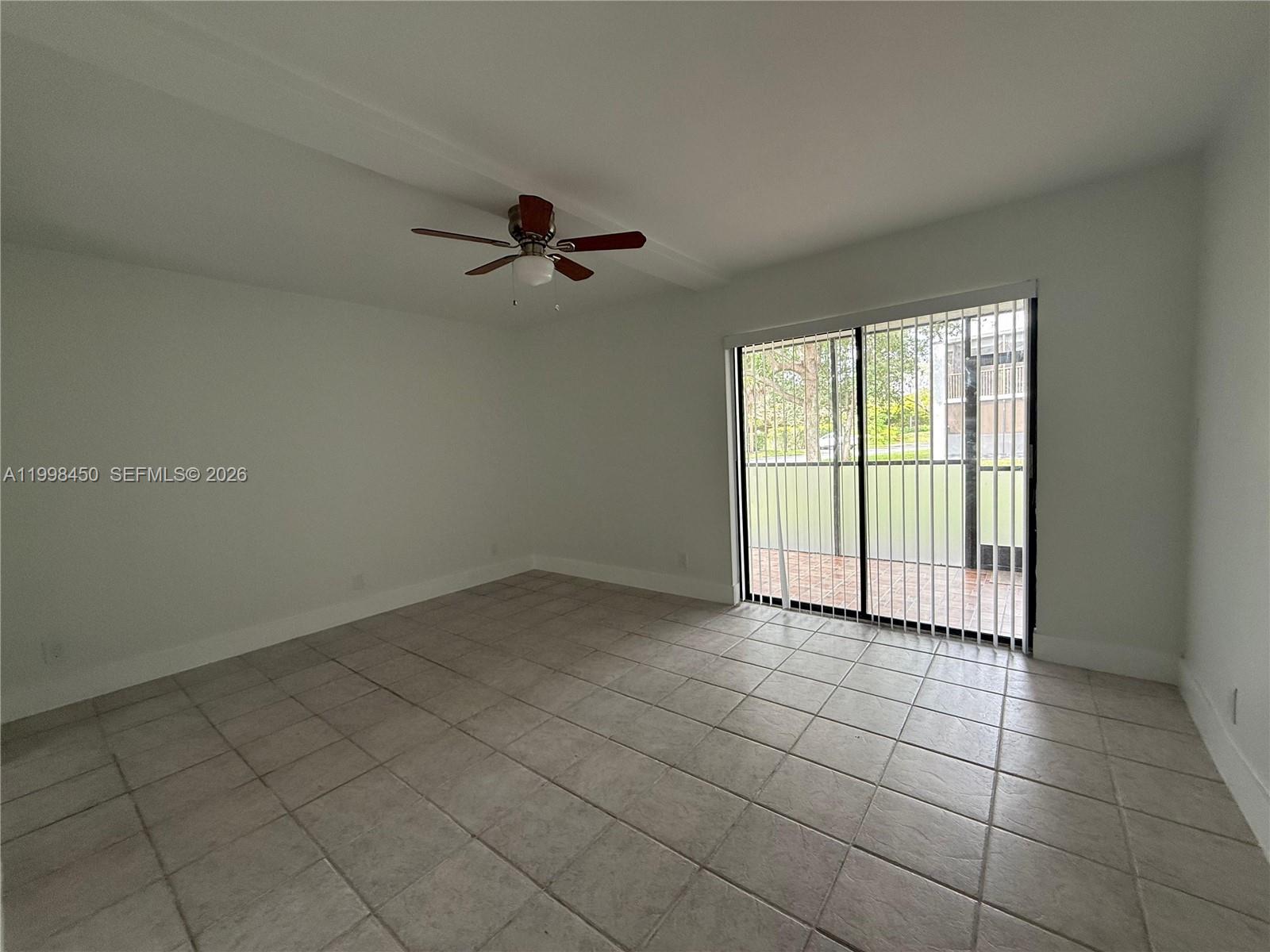 155 Lakeview Dr #101, Weston FL 33326