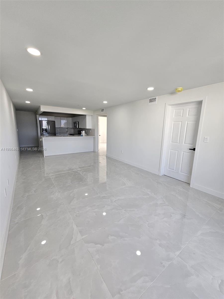 7125 Bay Dr #506, Miami Beach FL 33141