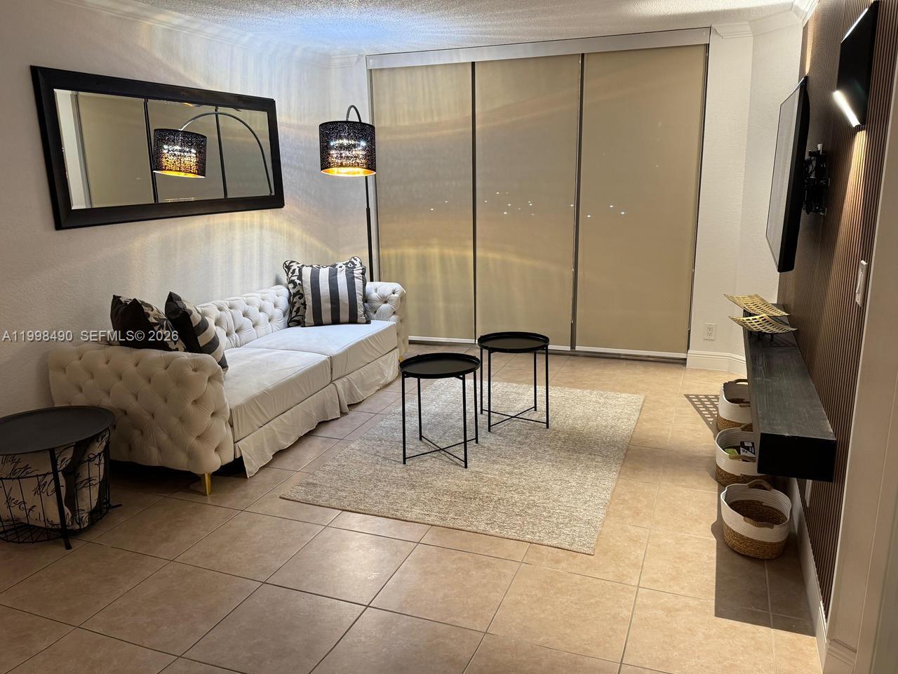 3600 Mystic Pointe Dr #910, Aventura FL 33180