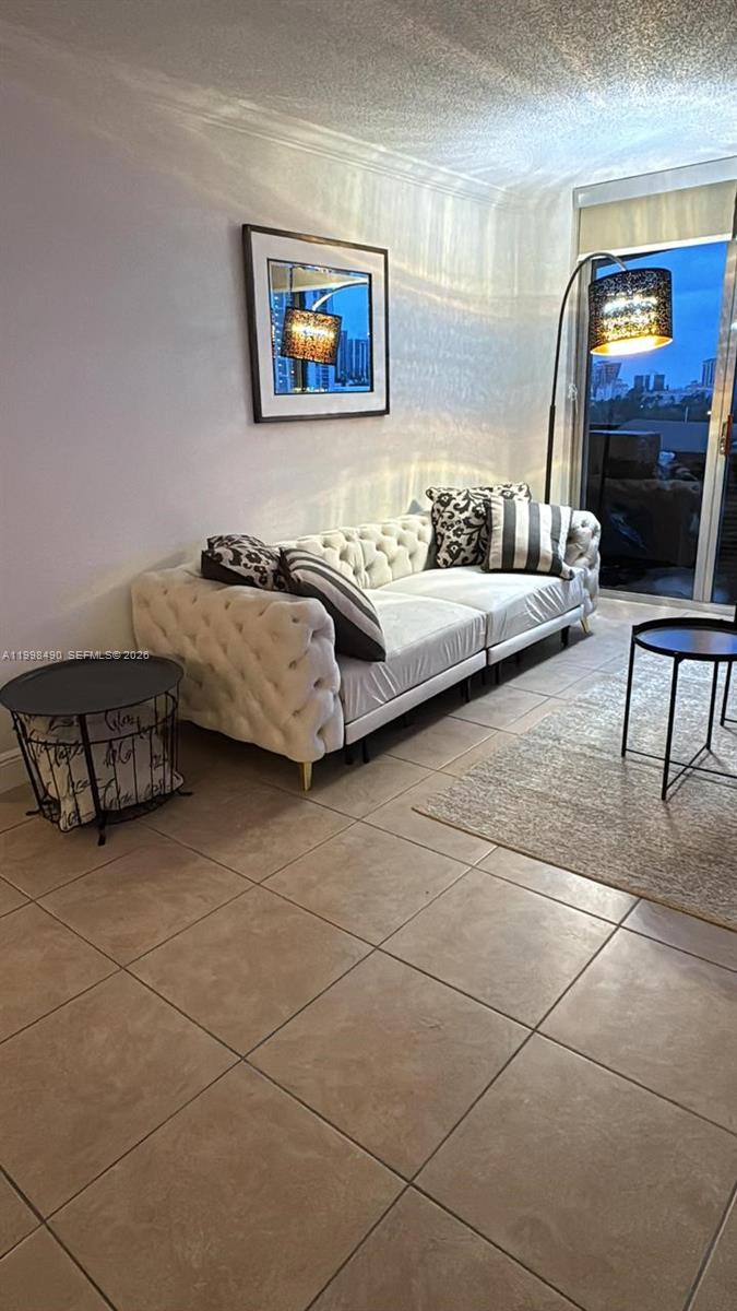 3600 Mystic Pointe Dr #910, Aventura FL 33180