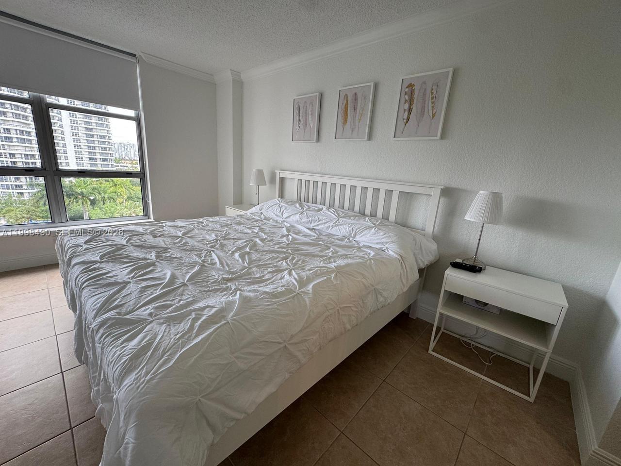 3600 Mystic Pointe Dr #910, Aventura FL 33180
